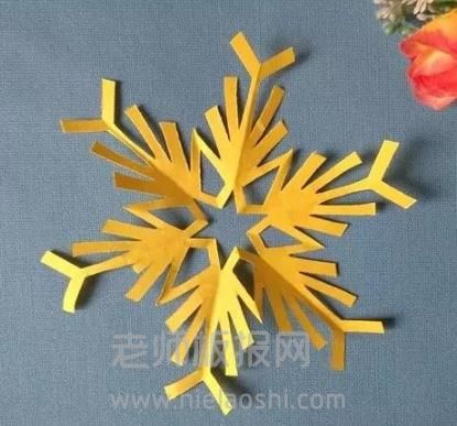 六瓣雪花剪纸图片 六瓣雪花是怎么剪的